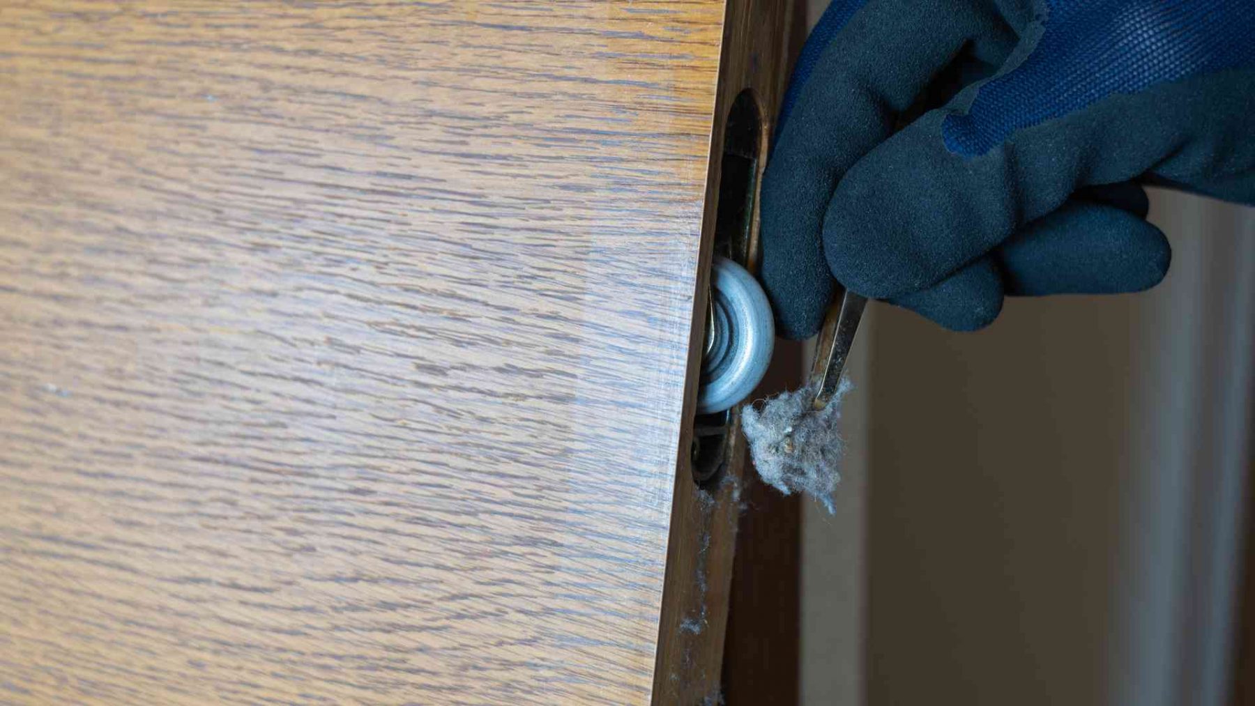¿Cómo detener el deterioro por agentes externos de las puertas de madera y puertas PET?