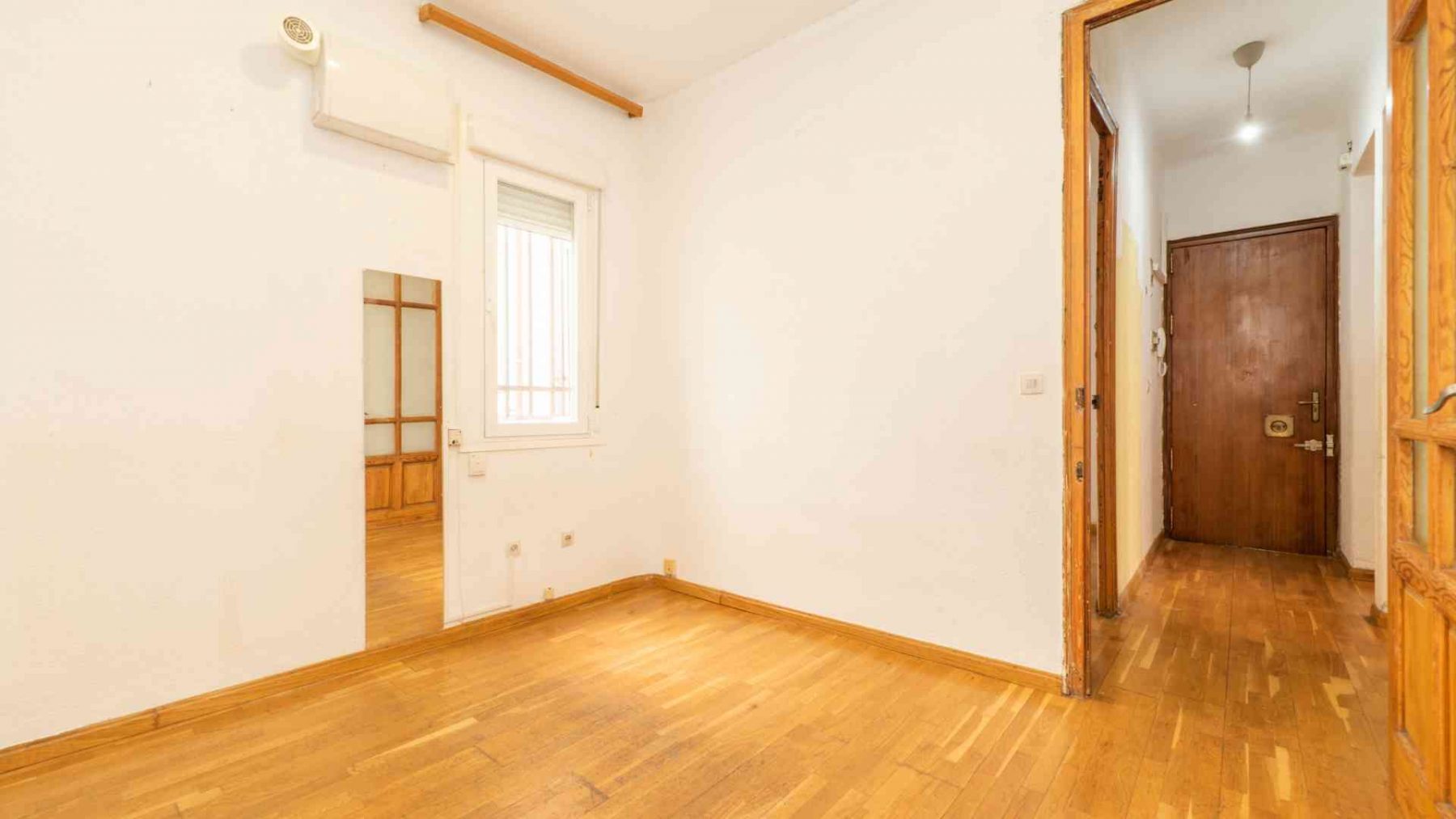 ¿Son las puertas de madera maciza una buena opción para el hogar?
